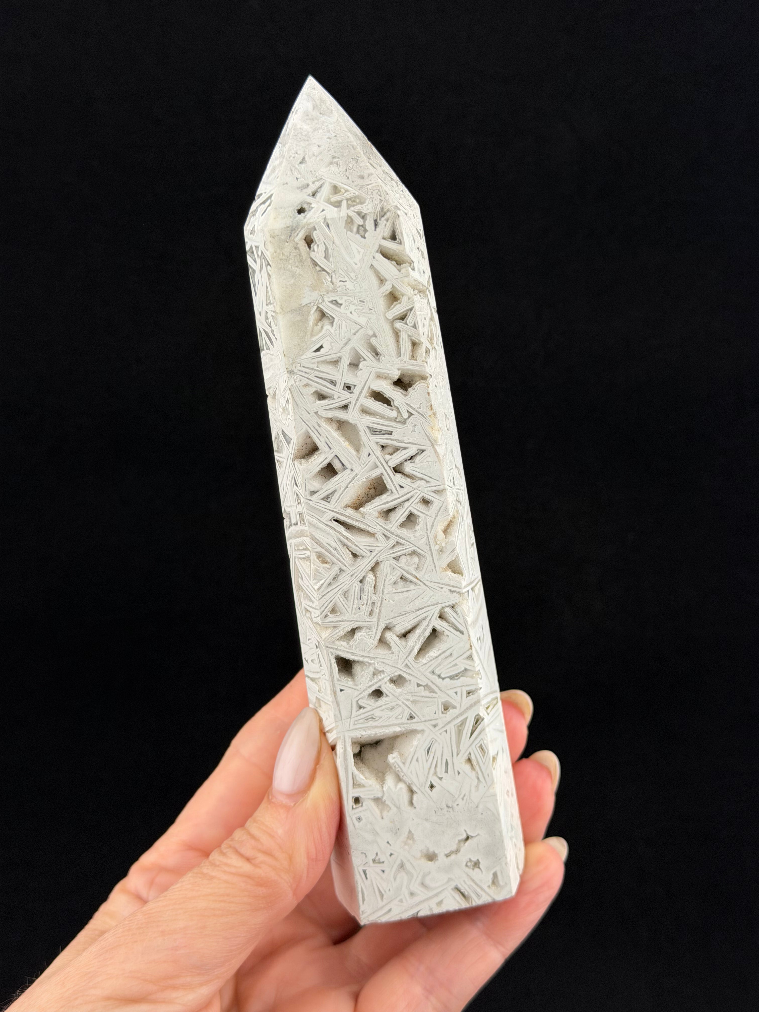 White Lace Agate Obelisk Tower – Chihuahua, Mexico
