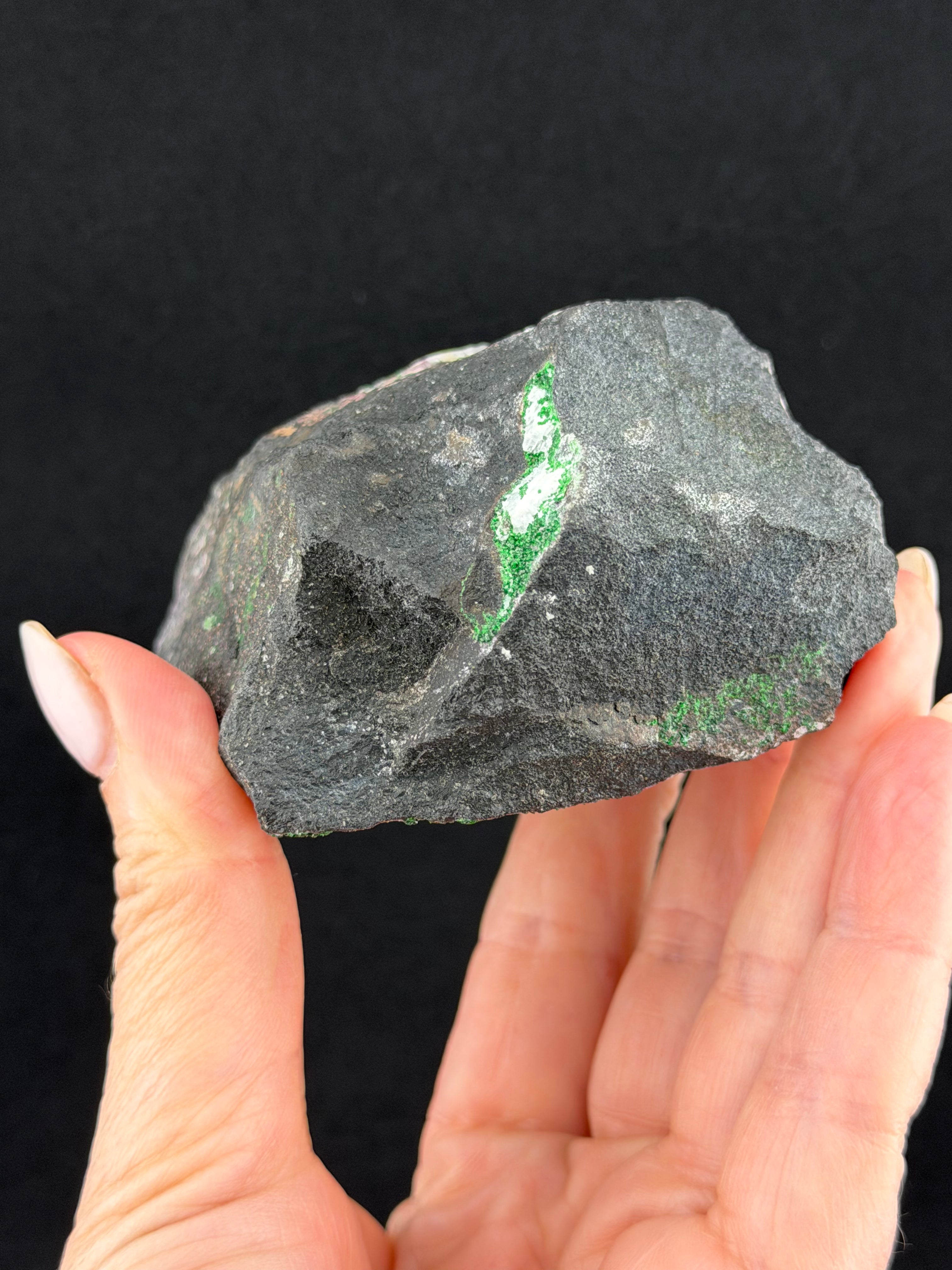 Uvarovite Garnet on Pink Kämmererite – Saranovskii Mine, Russia