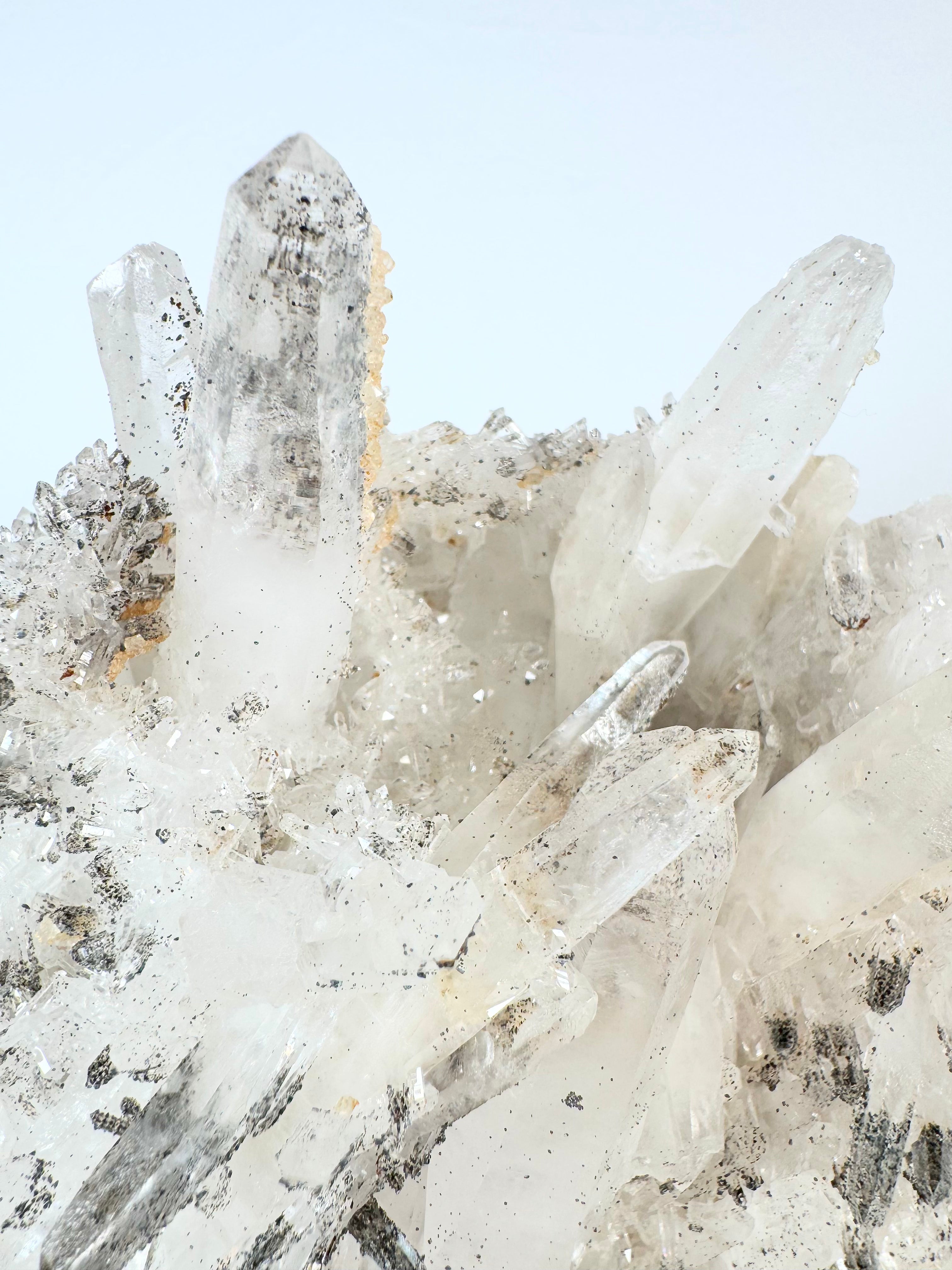 Quartz, Apophyllite with Hubeite
