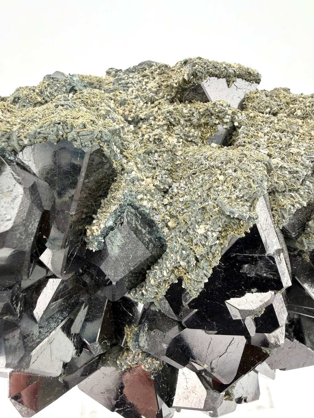 Magnetite with Epidote and Chlorite