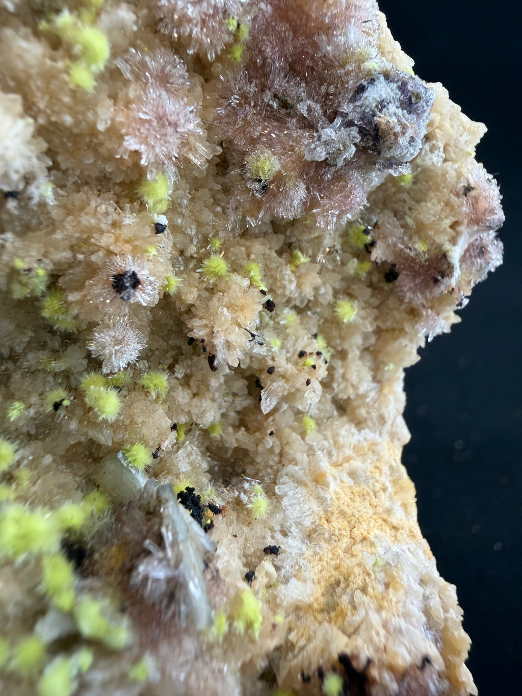 Creedite, Carlhintzeite and Calcite, Guizhou, China