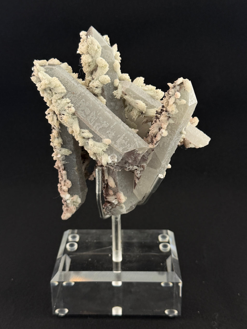 Sugar Quartz Cluster with Feather Calcite – Huanggang Mine, Inner Mongolia