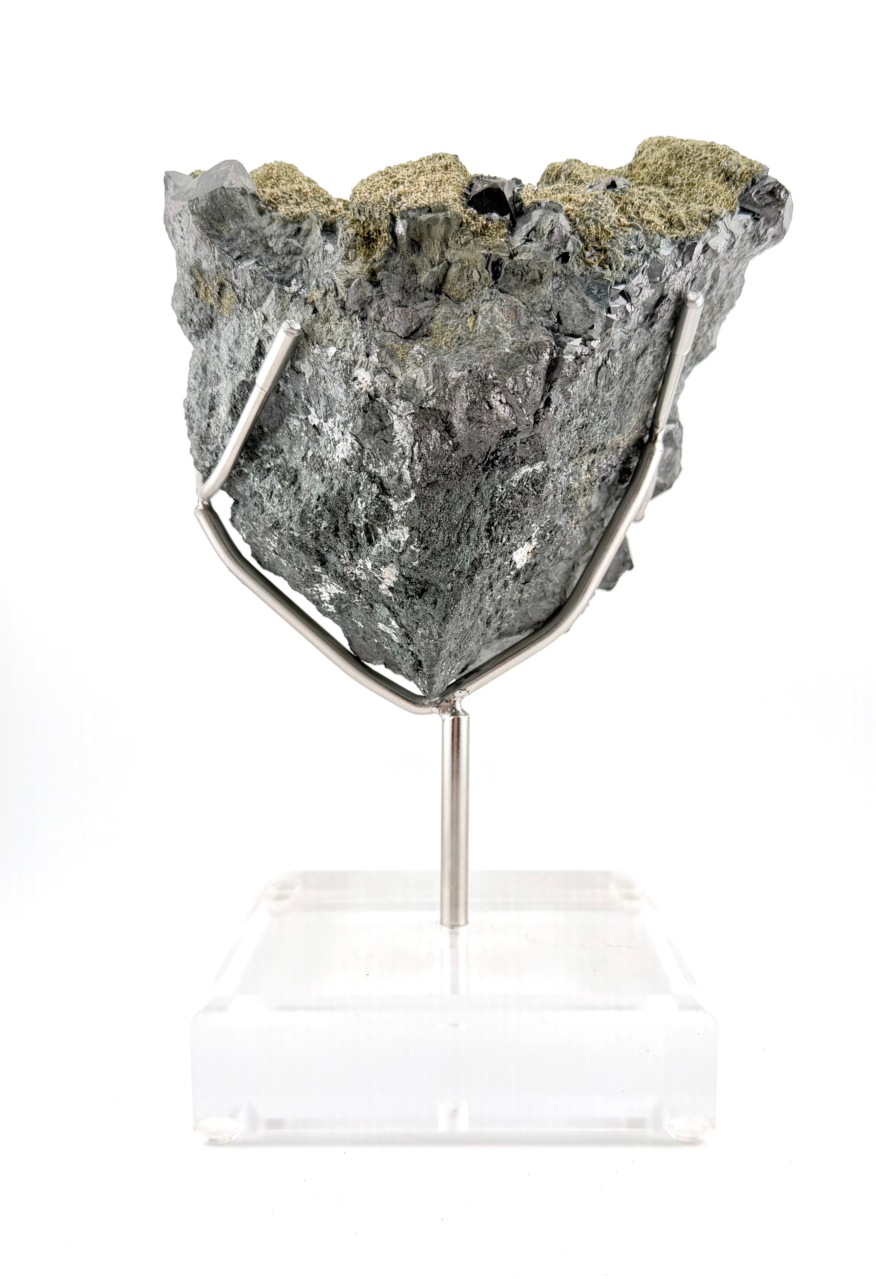 Magnetite with Epidote and Chlorite