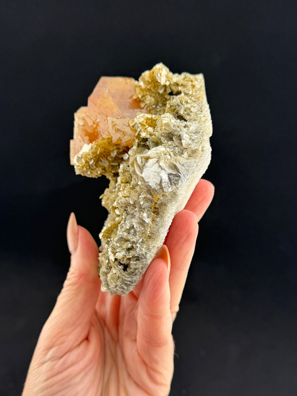 Scheelite on Muscovite, Sichuan, China