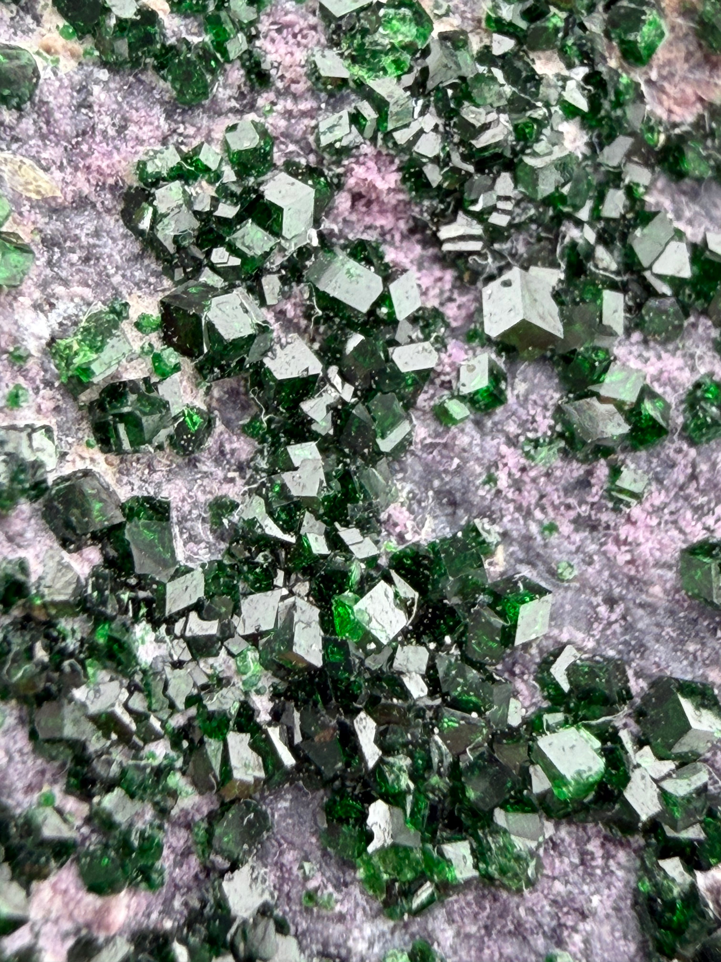 Uvarovite Garnet on Pink Kämmererite – Saranovskii Mine, Russia