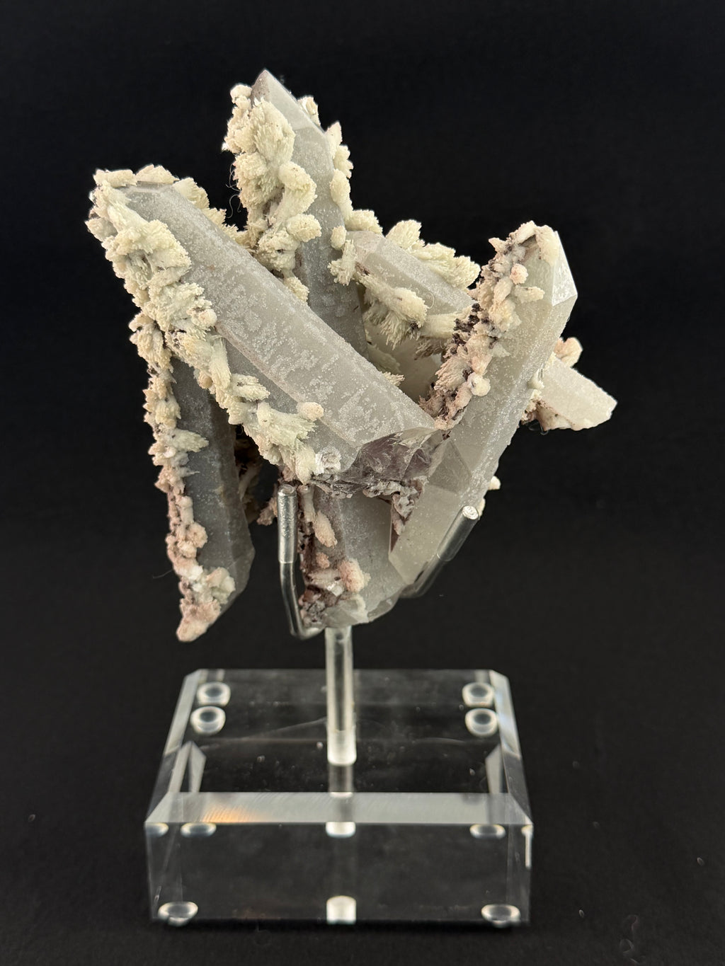 Sugar Quartz Cluster with Feather Calcite – Huanggang Mine, Inner Mongolia