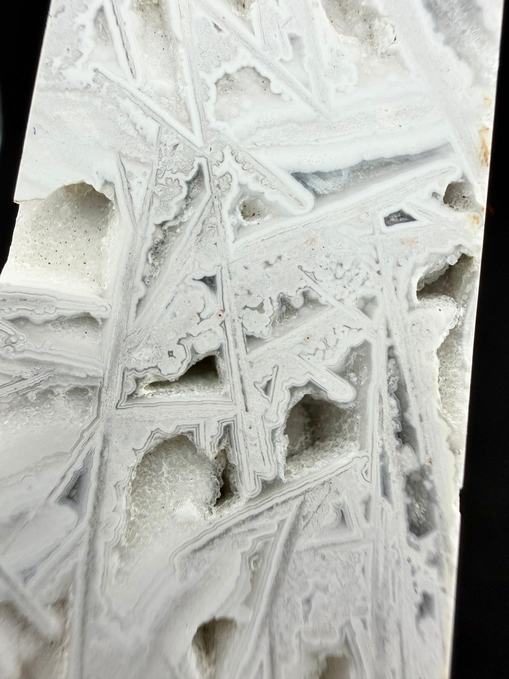 White Lace Agate Obelisk Tower – Chihuahua, Mexico