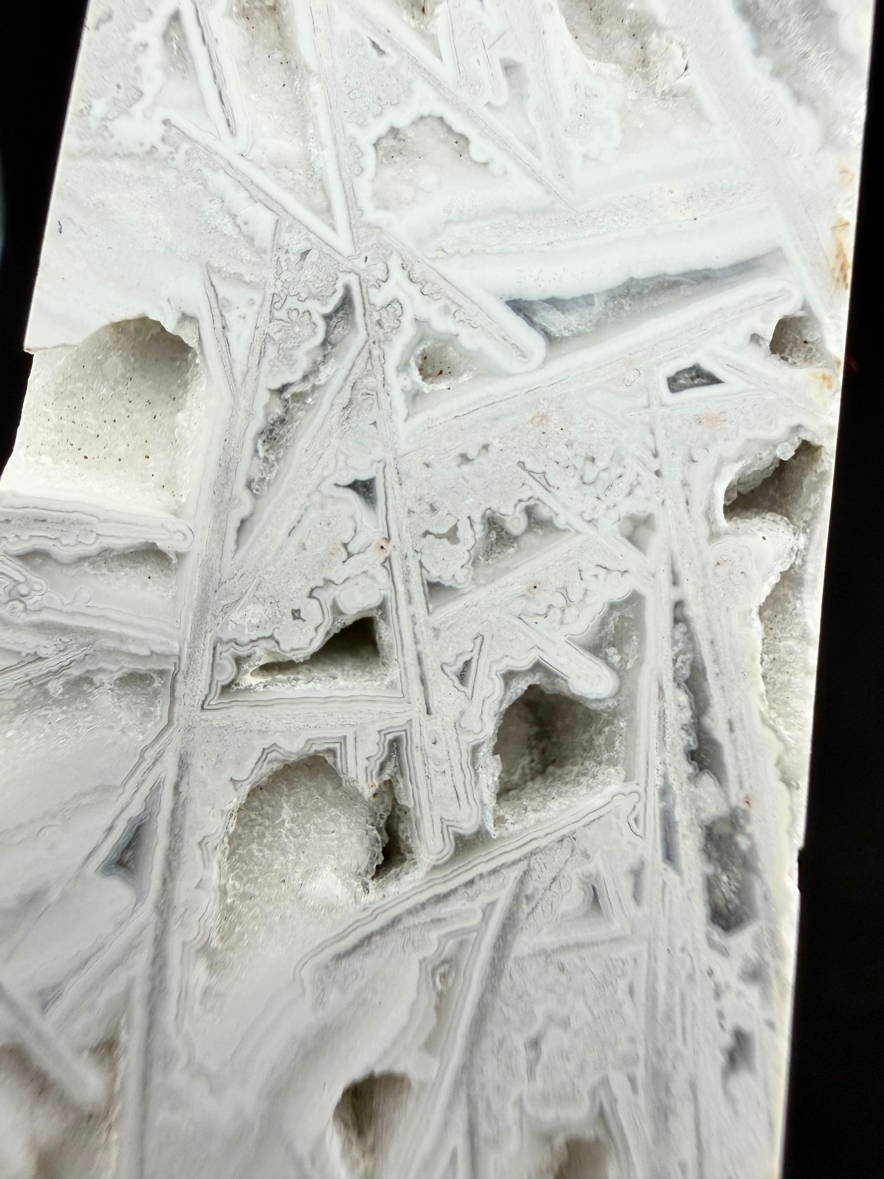 White Lace Agate Obelisk Tower – Chihuahua, Mexico