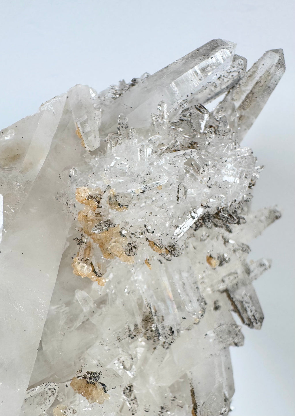 Quartz, Apophyllite with Hubeite