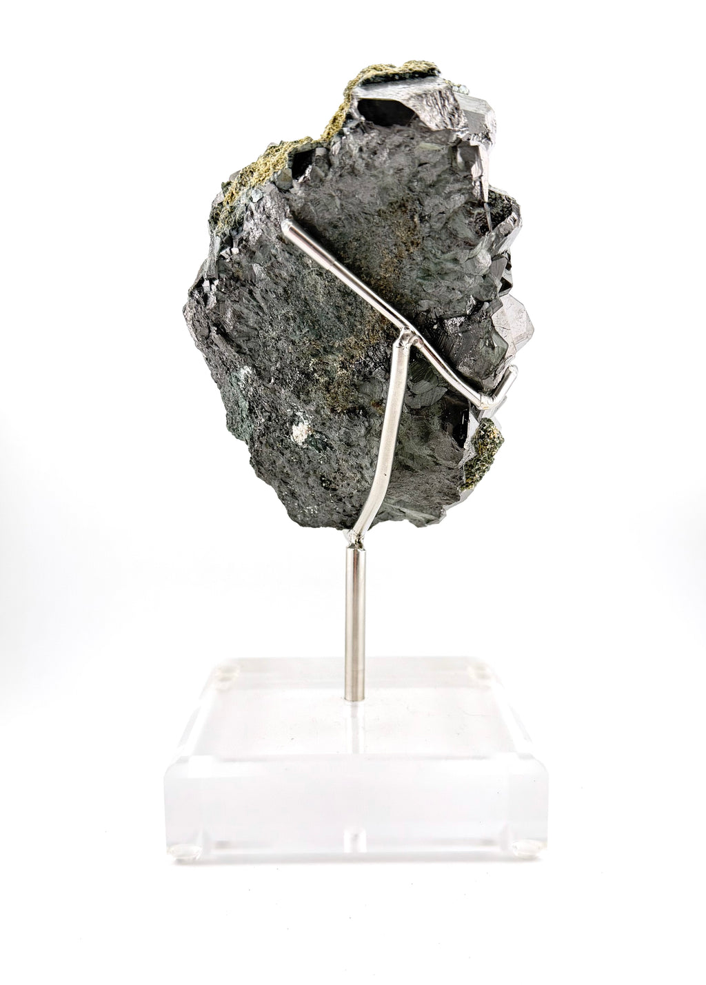 Magnetite with Epidote and Chlorite