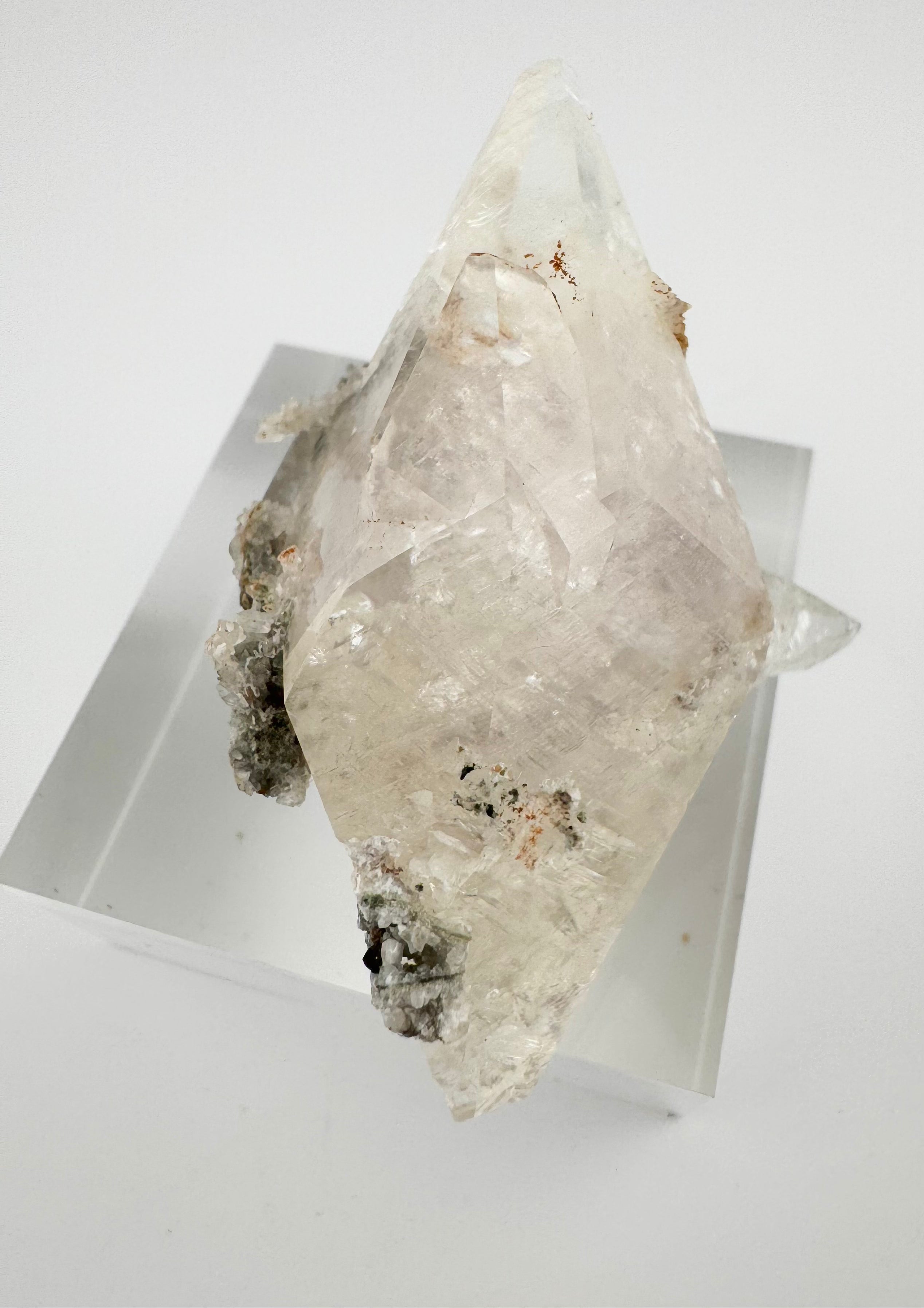 Diamond Calcite with Chlorite