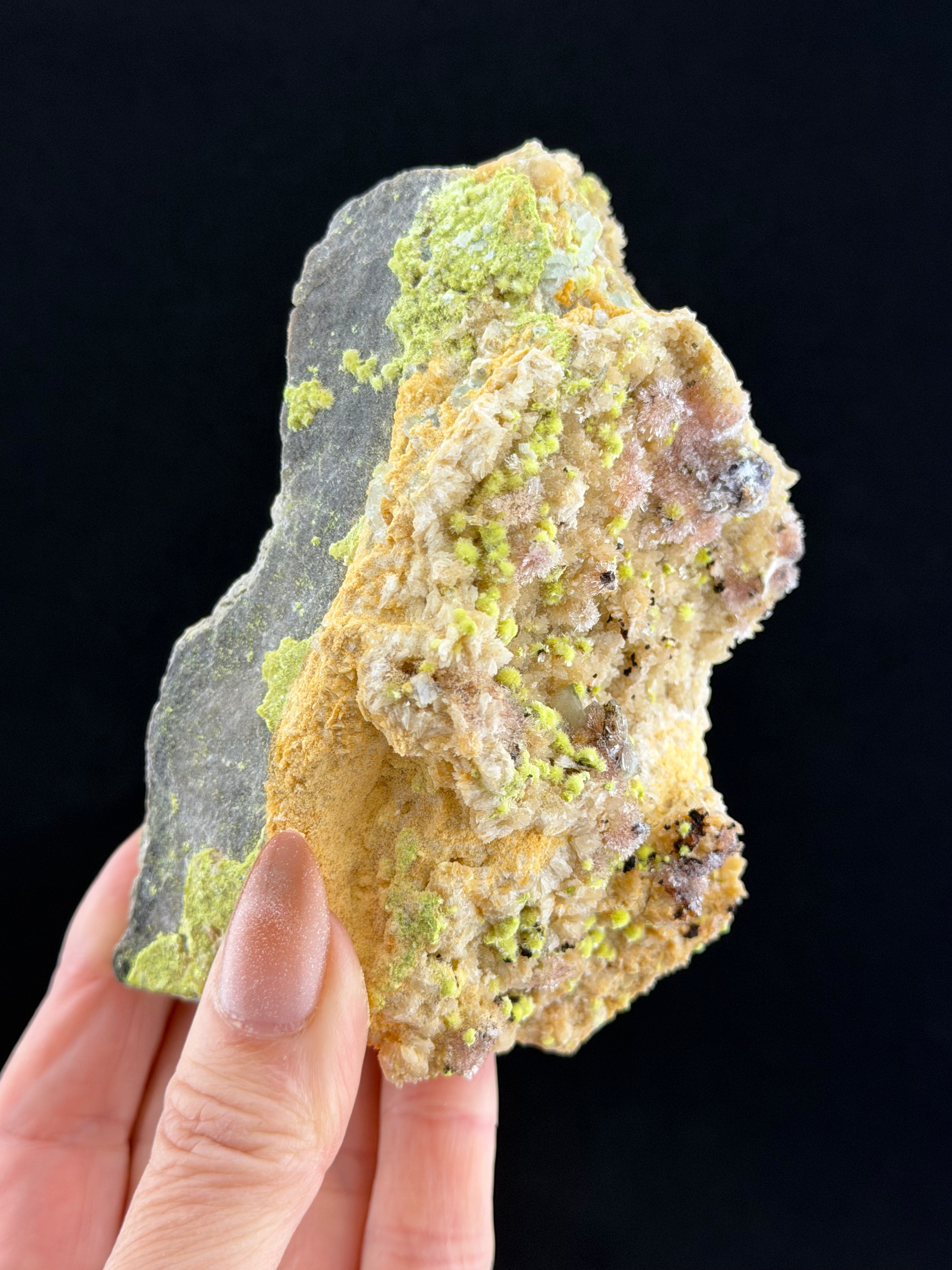 Creedite, Carlhintzeite and Calcite, Guizhou, China