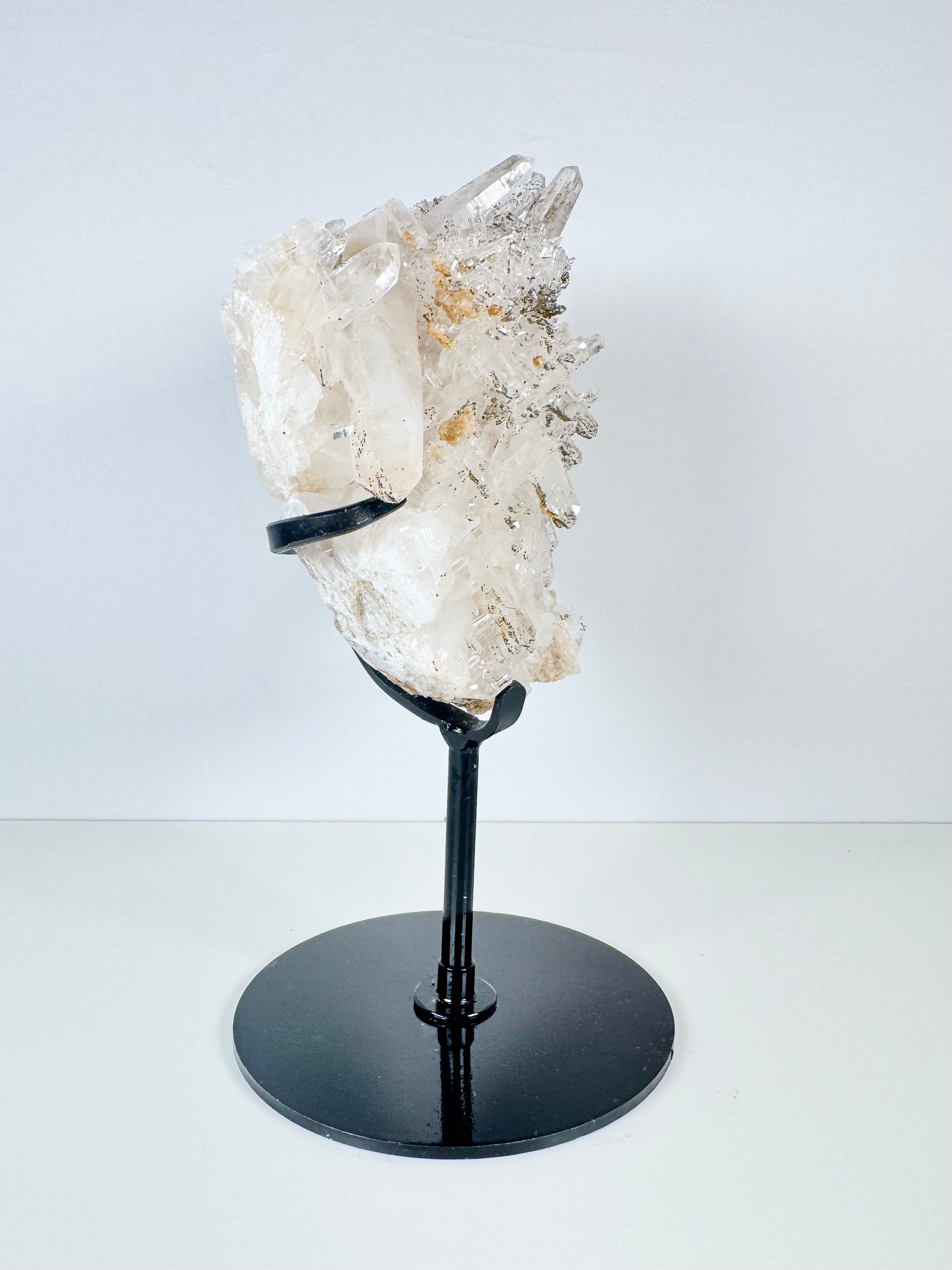 Quartz, Apophyllite with Hubeite