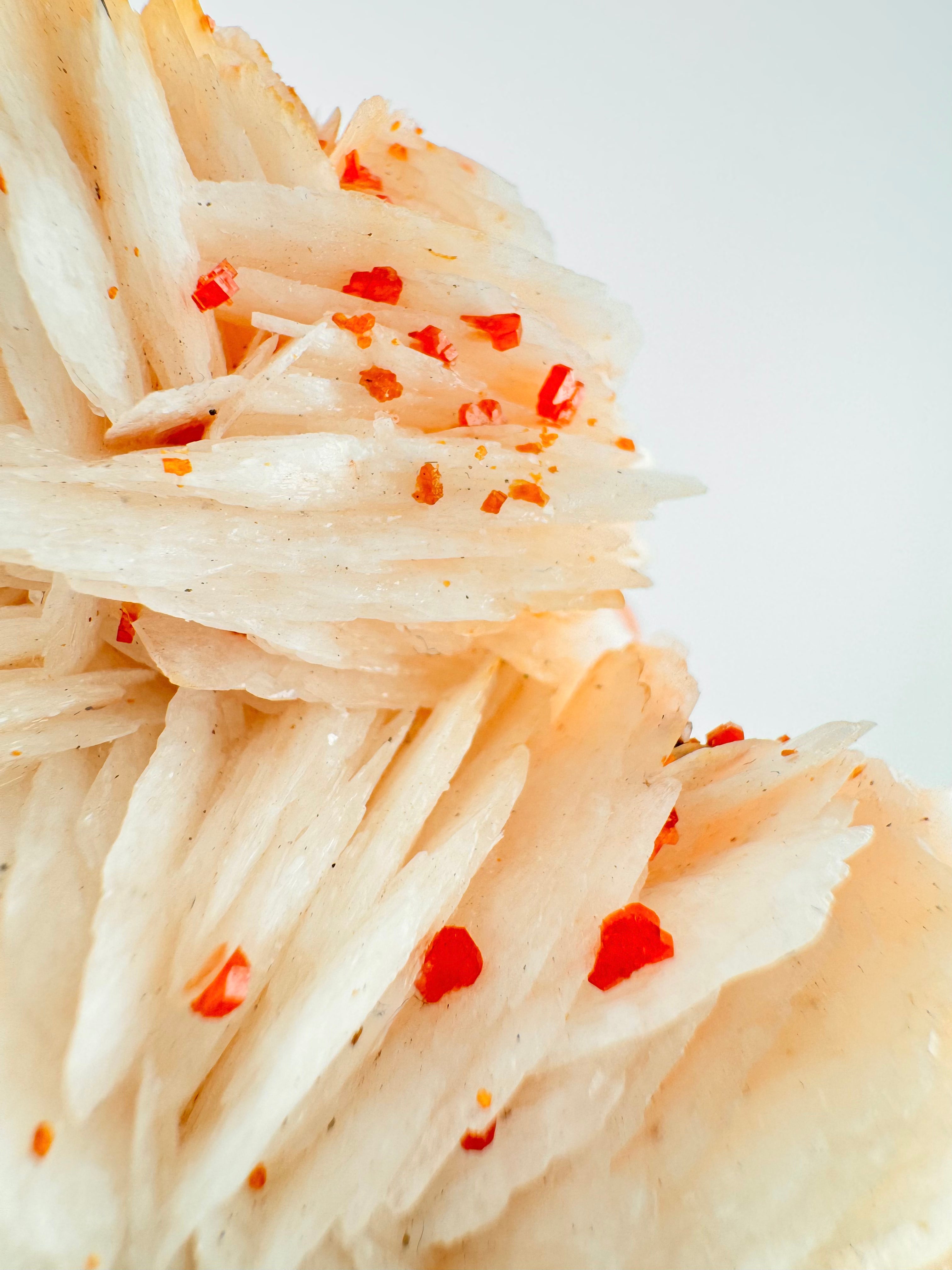 Vanadinite on Calcite