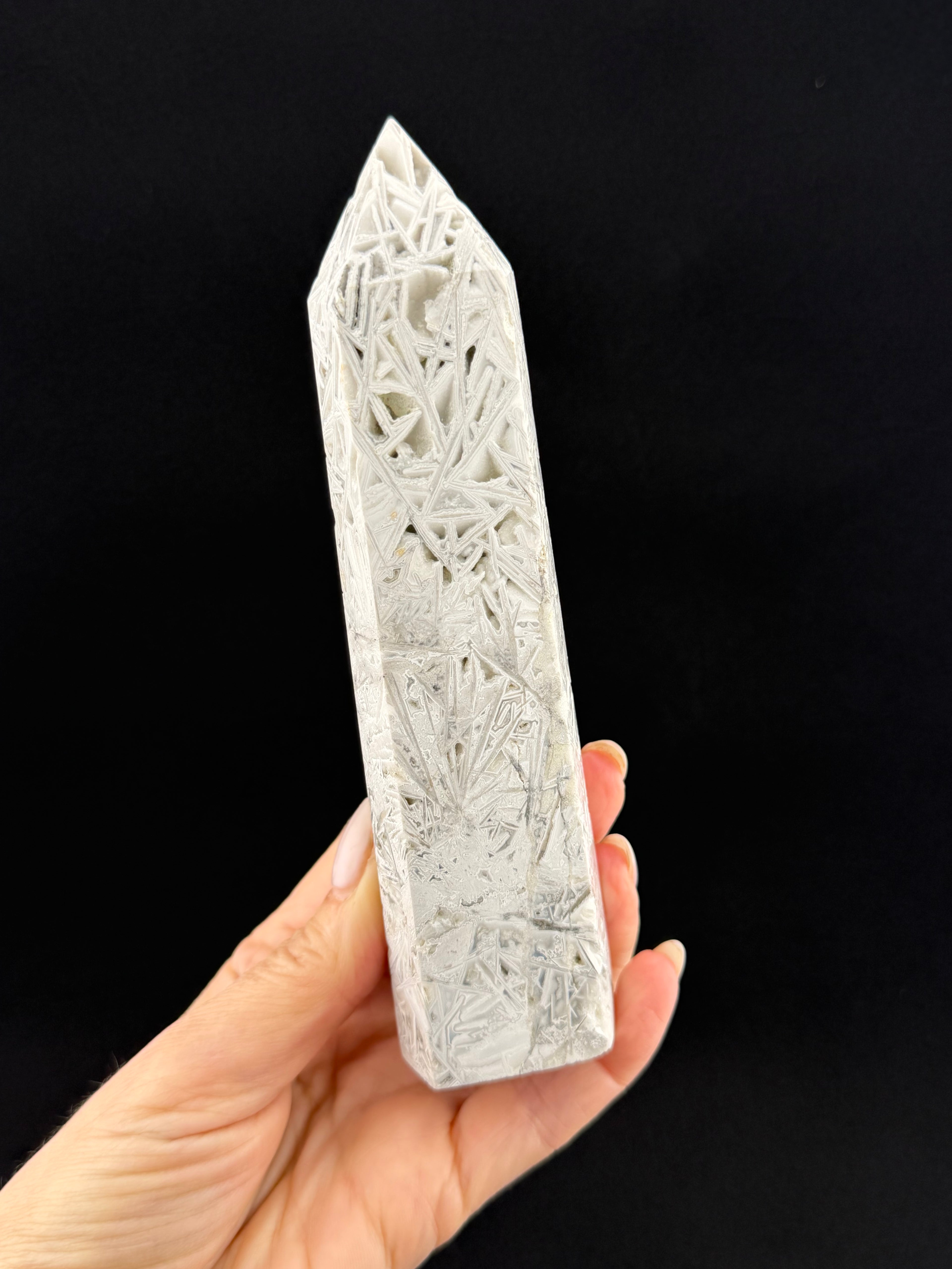 White Lace Agate Obelisk Tower – Chihuahua, Mexico