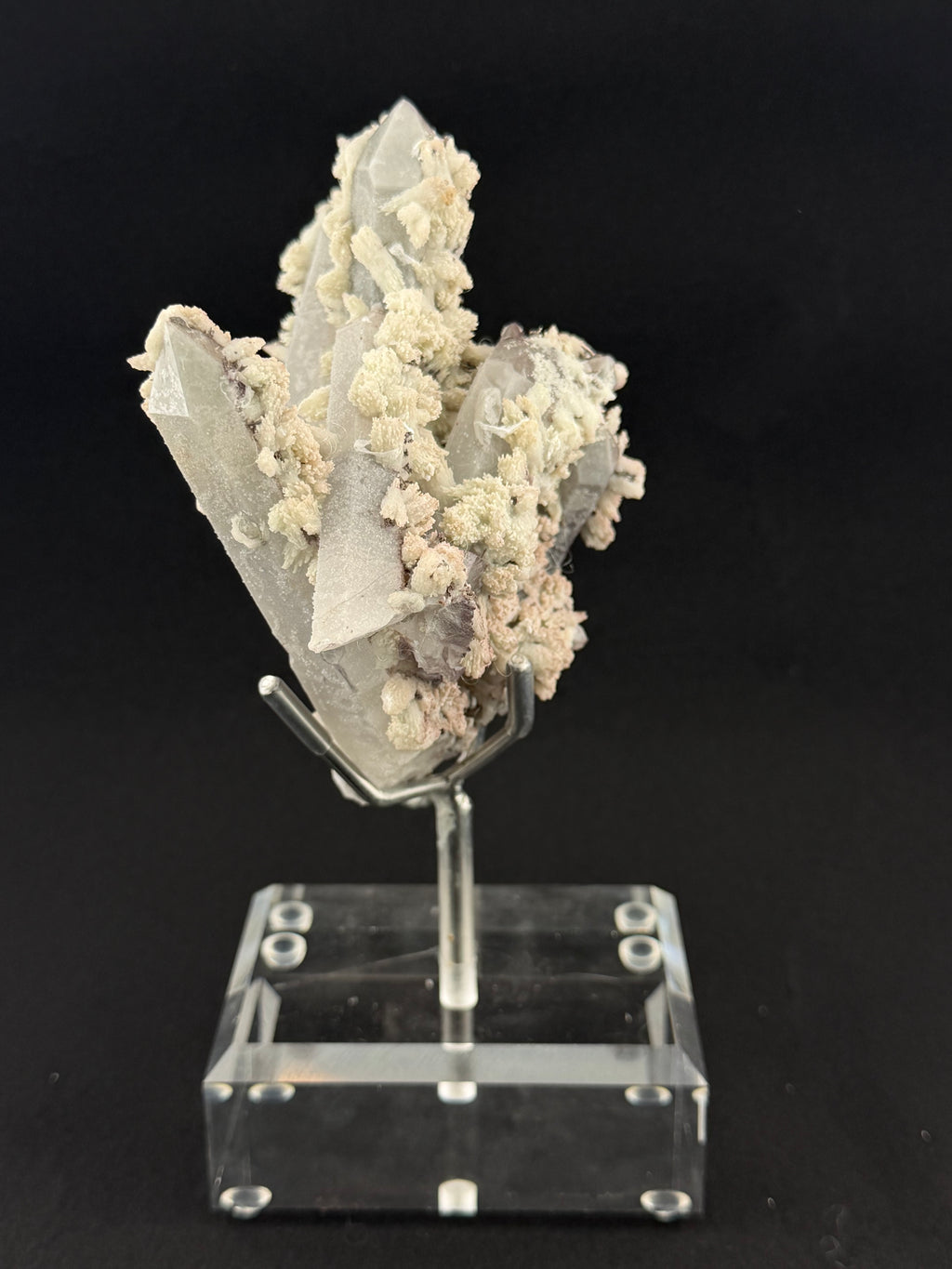 Sugar Quartz Cluster with Feather Calcite – Huanggang Mine, Inner Mongolia