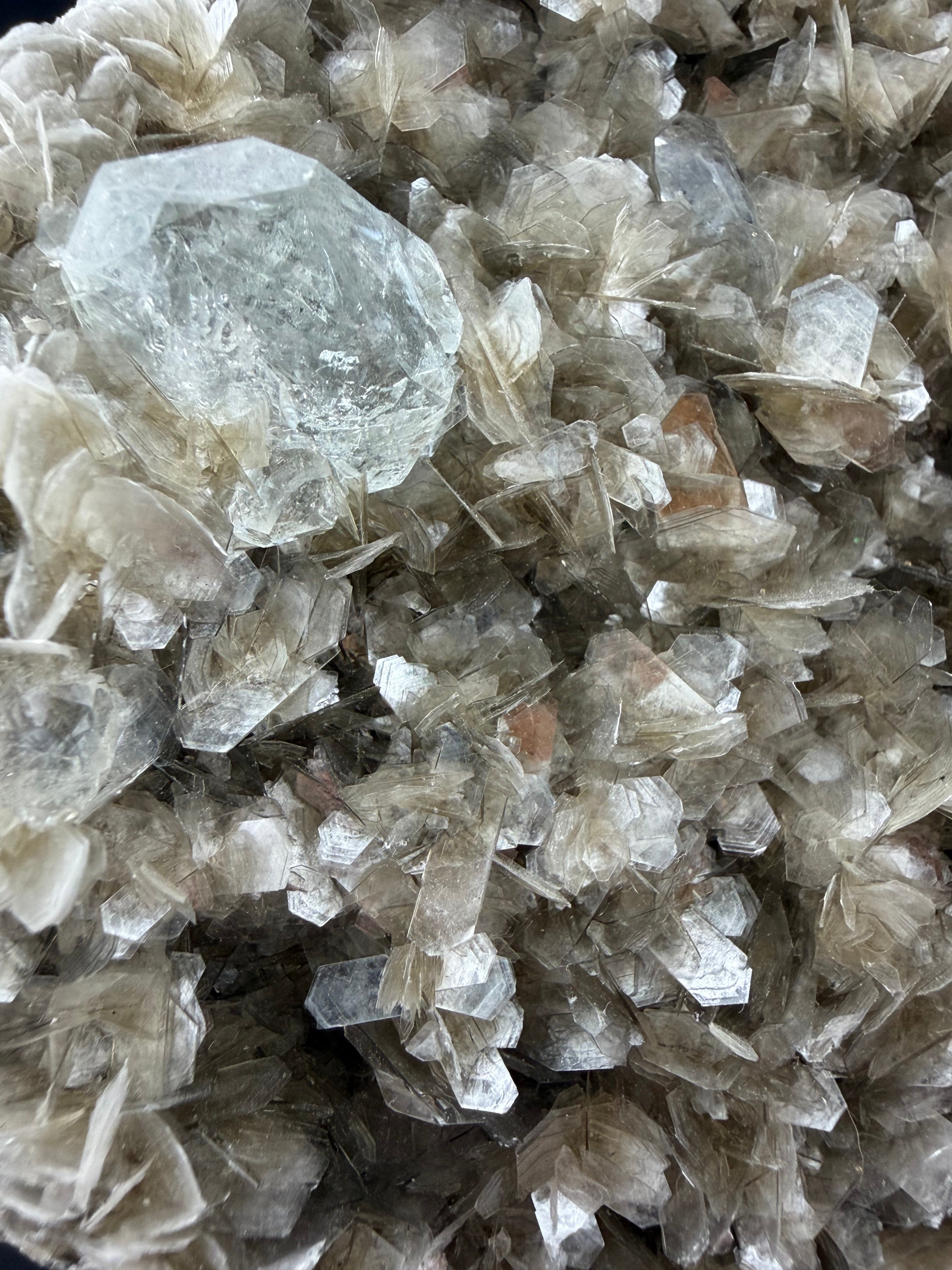 Aquamarine, Scheelite and Muscovite, Sichuan, China