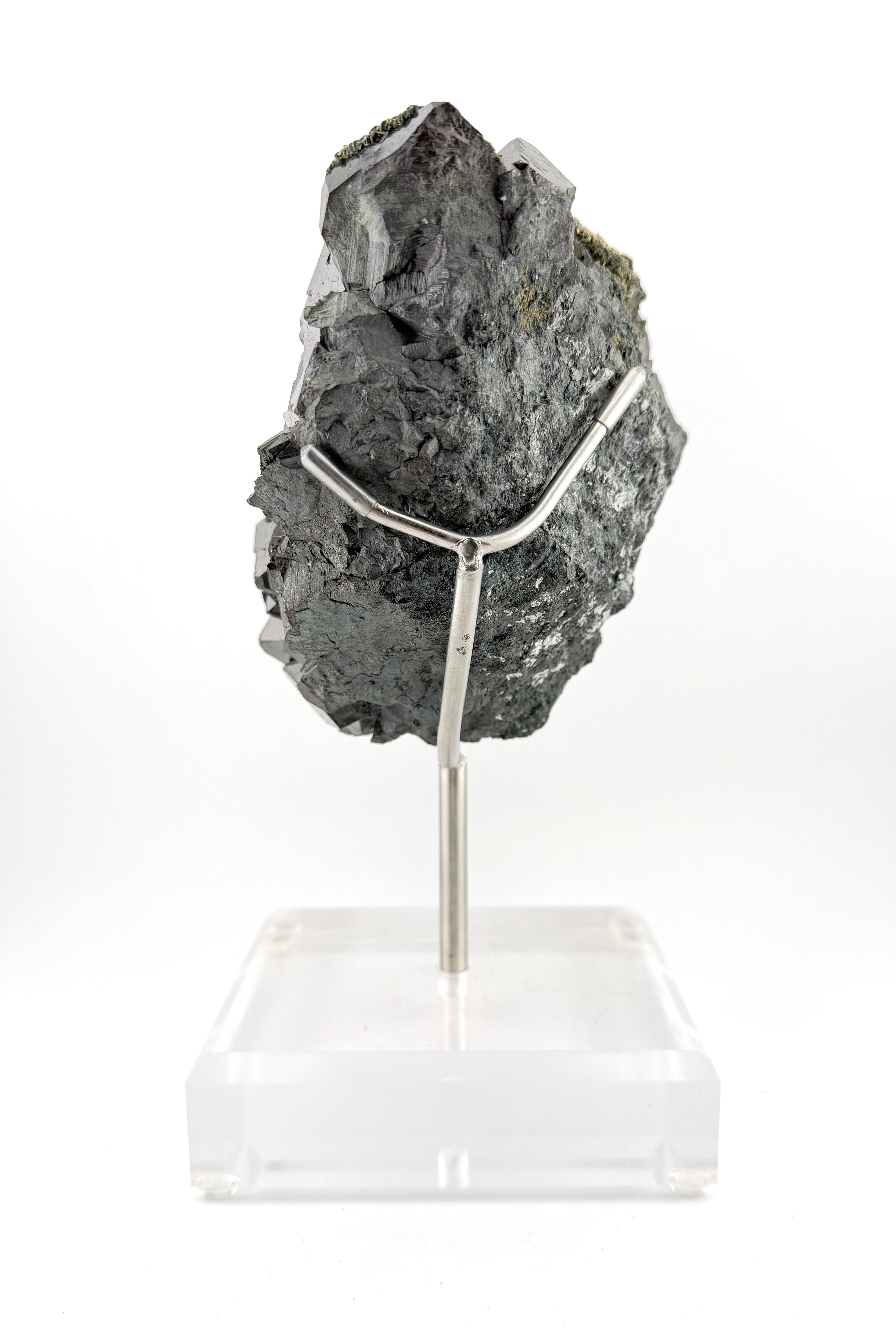 Magnetite with Epidote and Chlorite