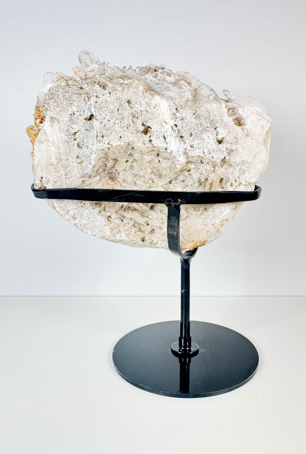 Quartz, Apophyllite with Hubeite