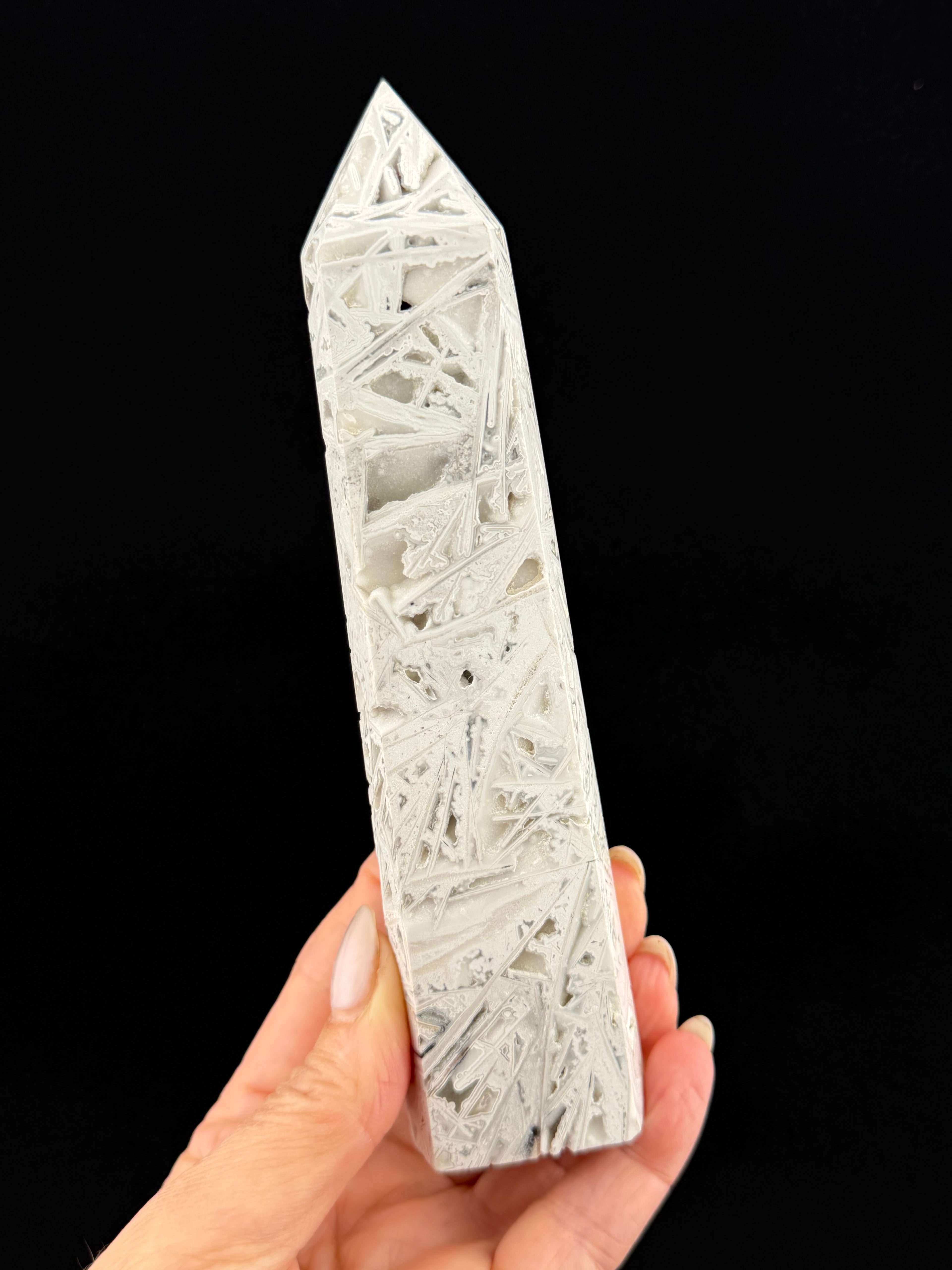 White Lace Agate Obelisk Tower – Chihuahua, Mexico