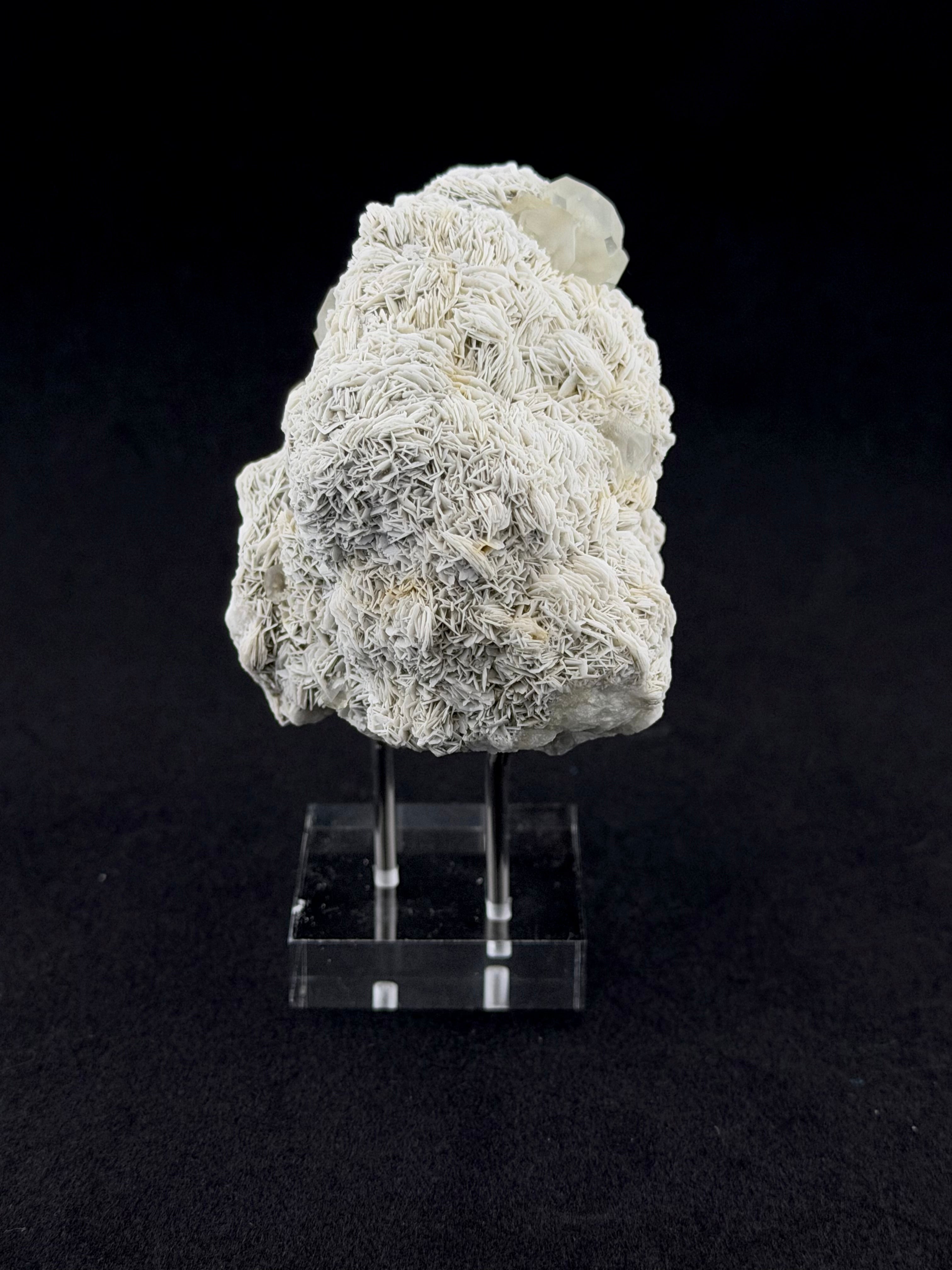 Fluorite on Barite, "Vein Prospect", Rogers Mine, Ontario, Canada