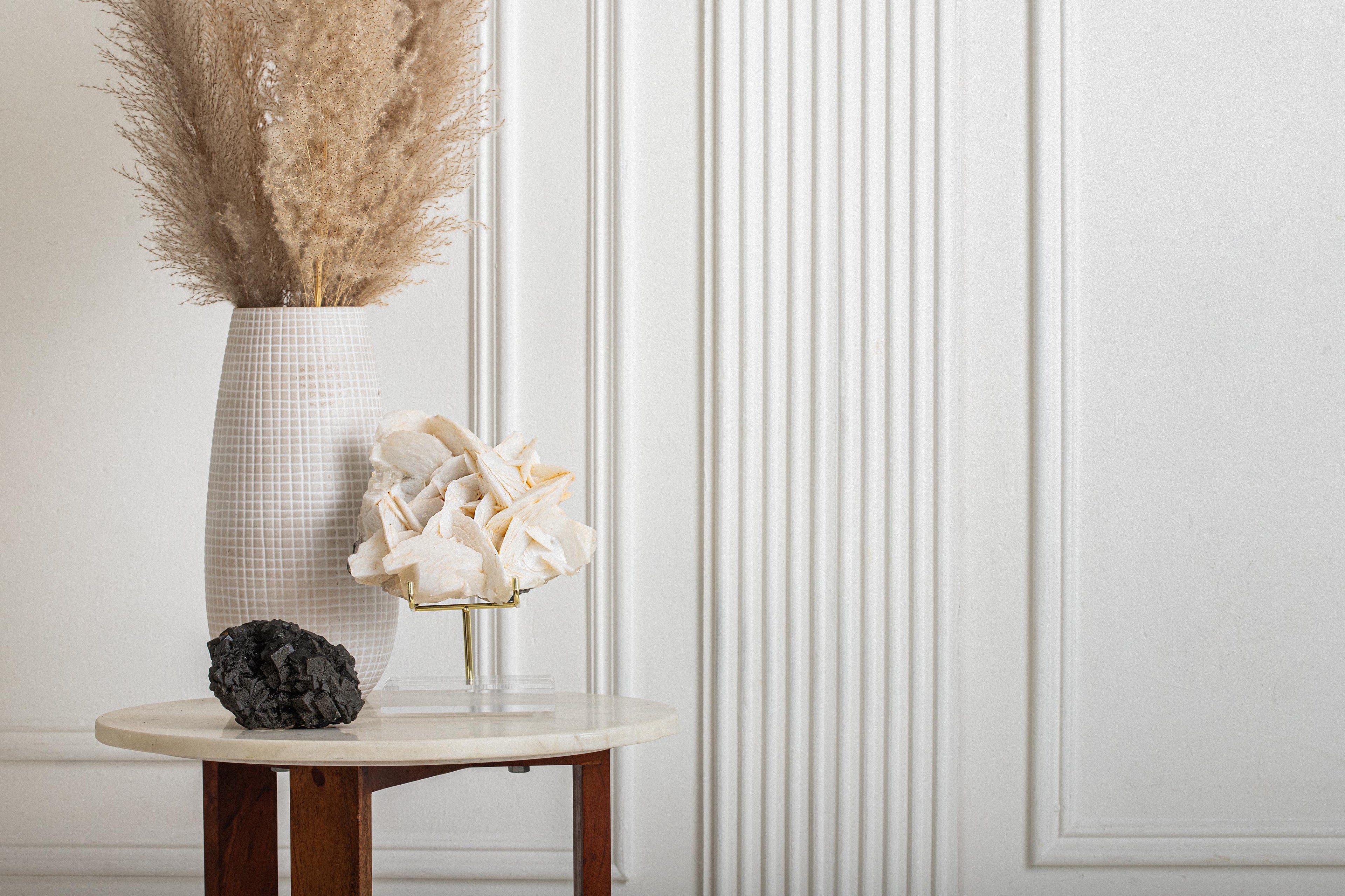 Black Fluorite with Pyrite and Goethite Inclusions from Inner Mongolia