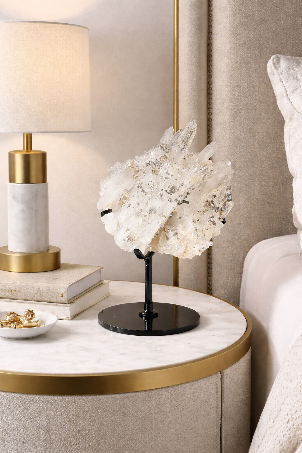 Quartz, Apophyllite with Hubeite