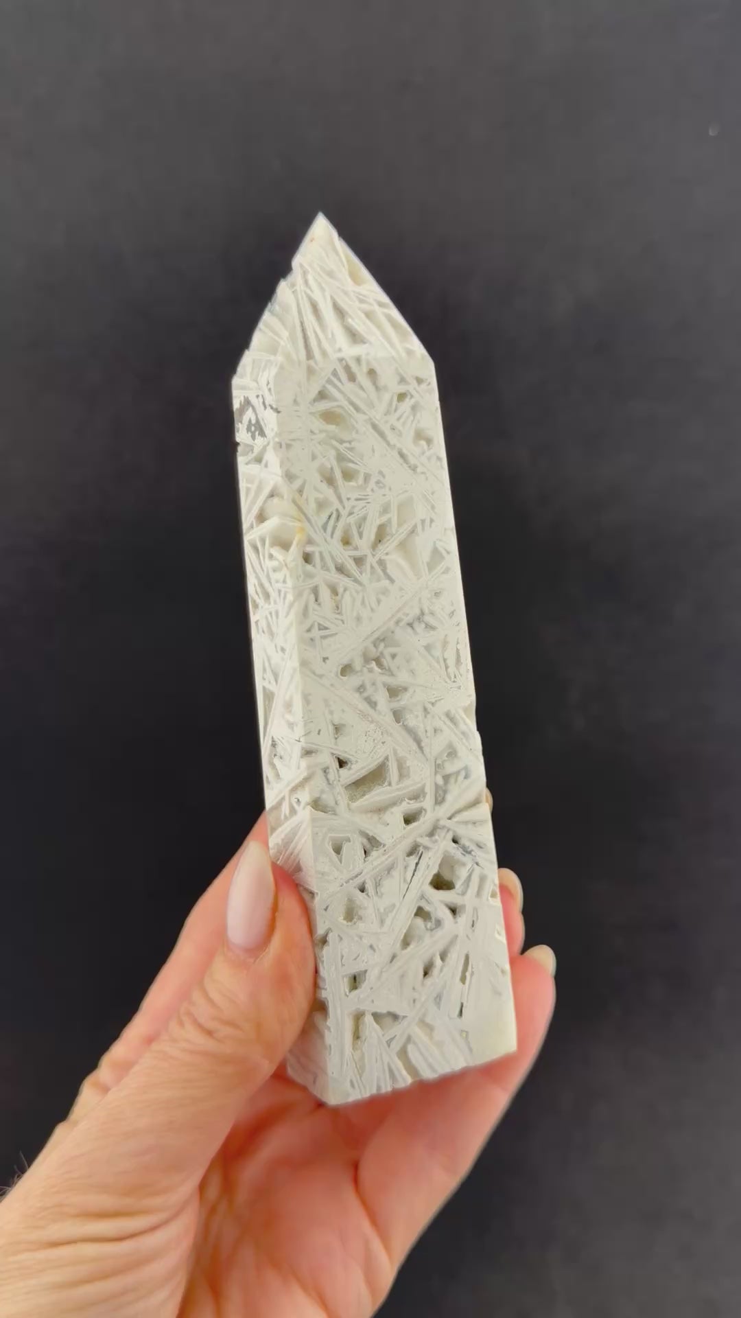 White Lace Agate Obelisk Tower – Chihuahua, Mexico